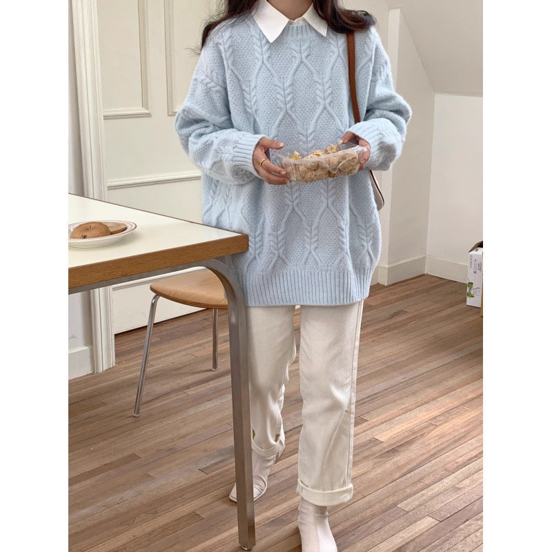 Women's oversized cable knit crewneck sweater
