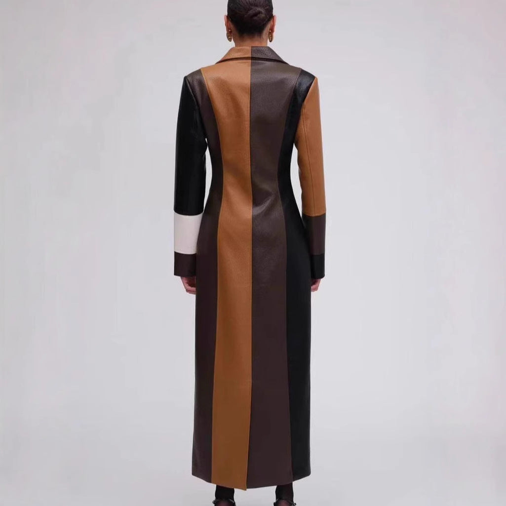 Image of Vestido acampanado de piel sintética con cuello en V para mujer