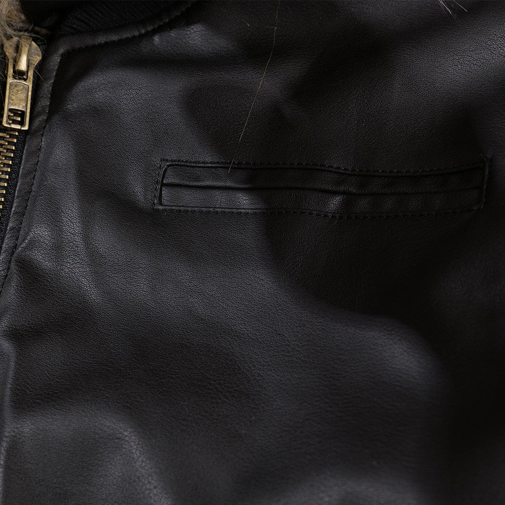 Chaqueta de piel sintética negra con cremallera y cuello de pelo