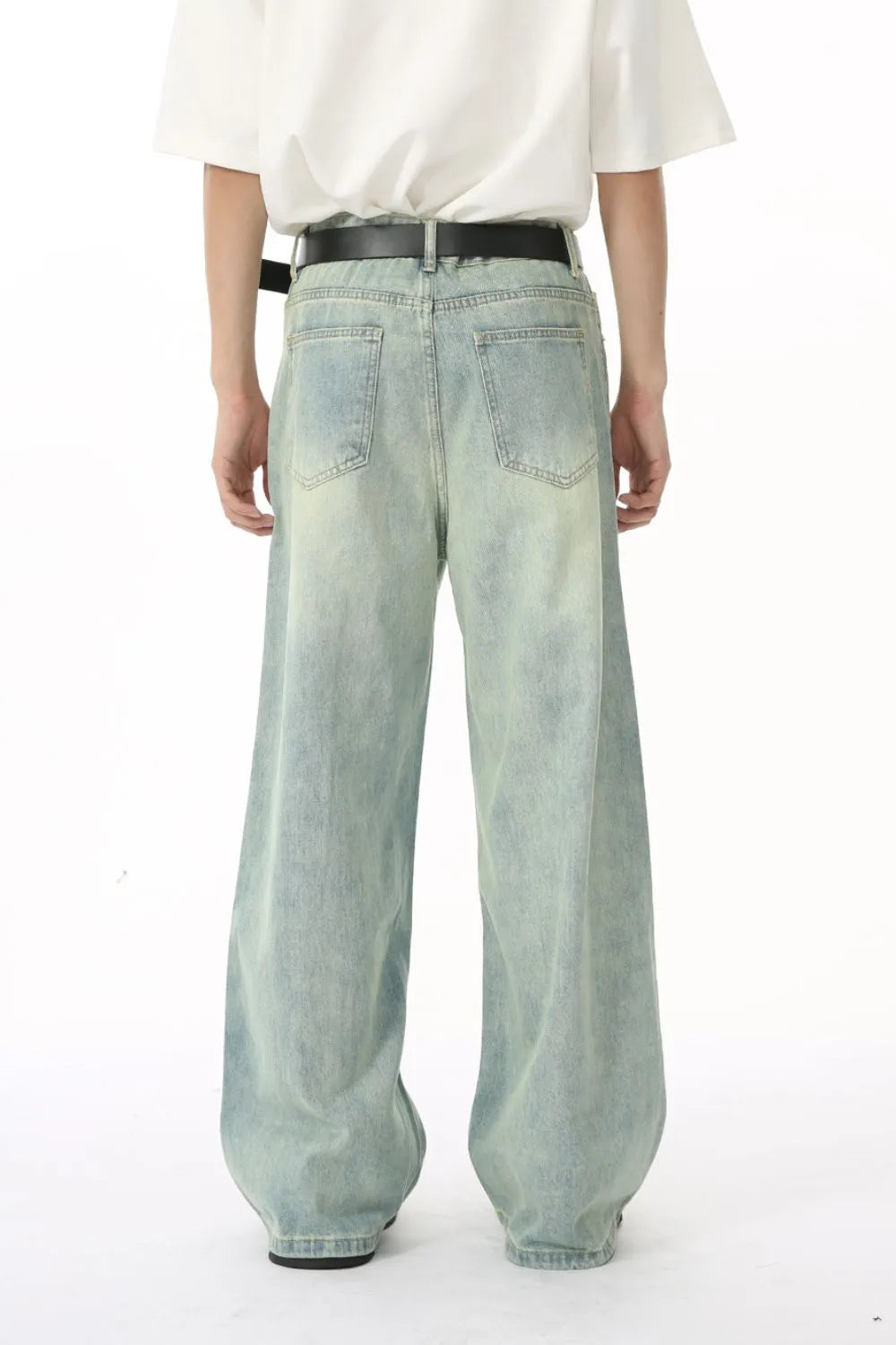 Image of Light Pocketed Wide-Leg Denim Jeans