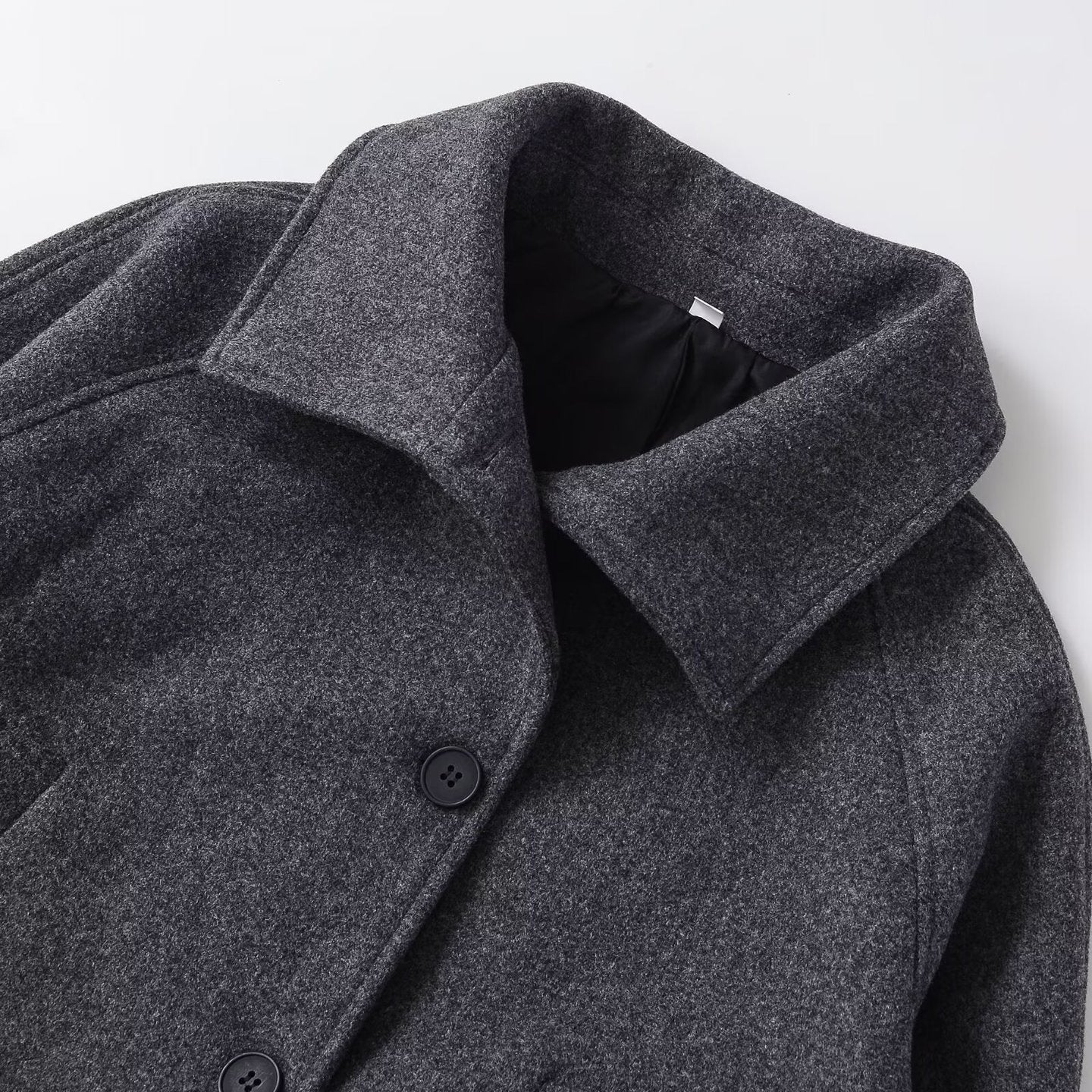 Image of Trench coat corto de mujer con solapa de muesca y botonadura sencilla