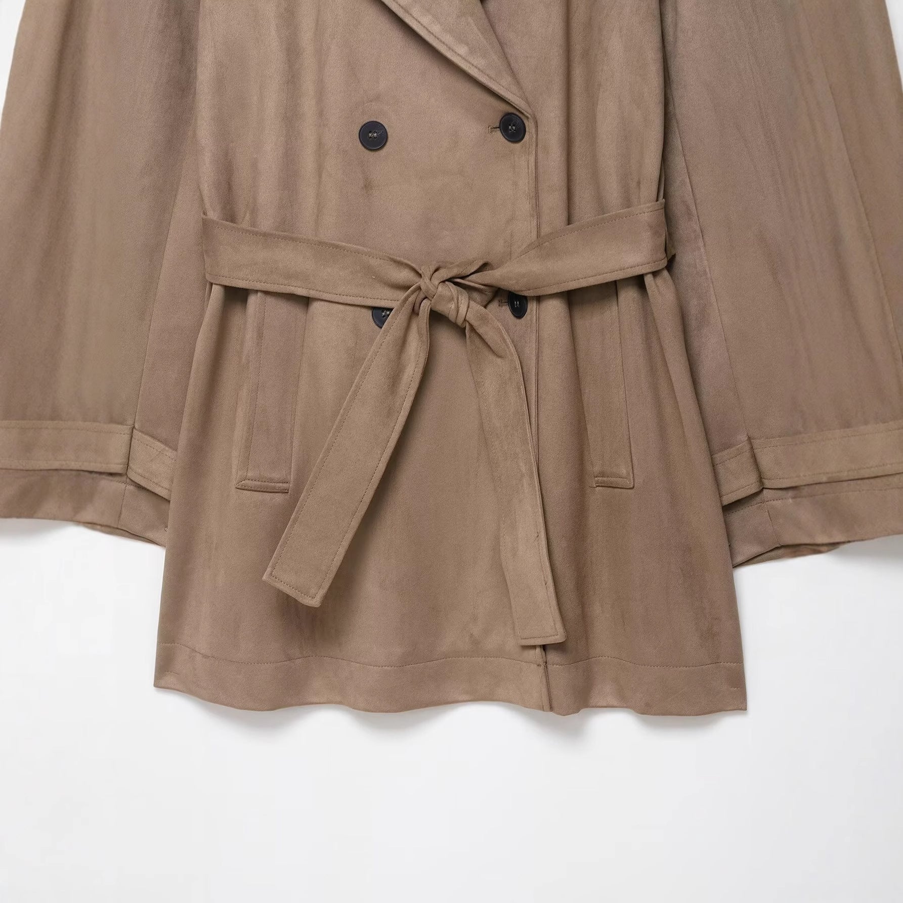 Image of Trench coat cruzado de color camel con cuello cuadrado para mujer