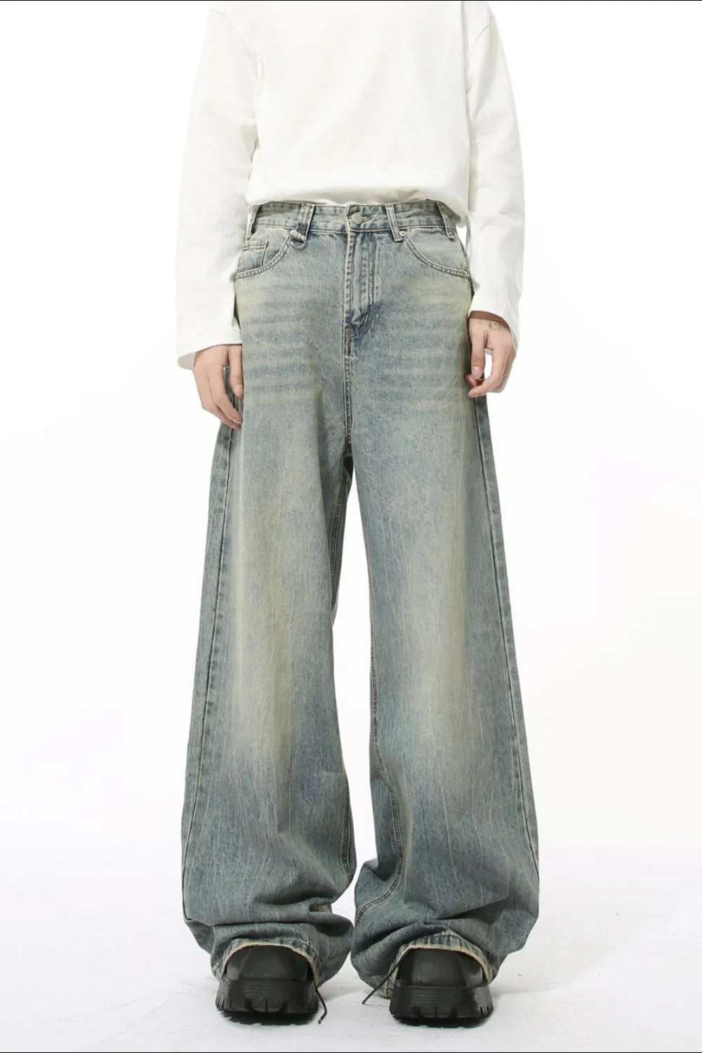 Image of Jeans de pierna ancha con bolsillos de algodón medio