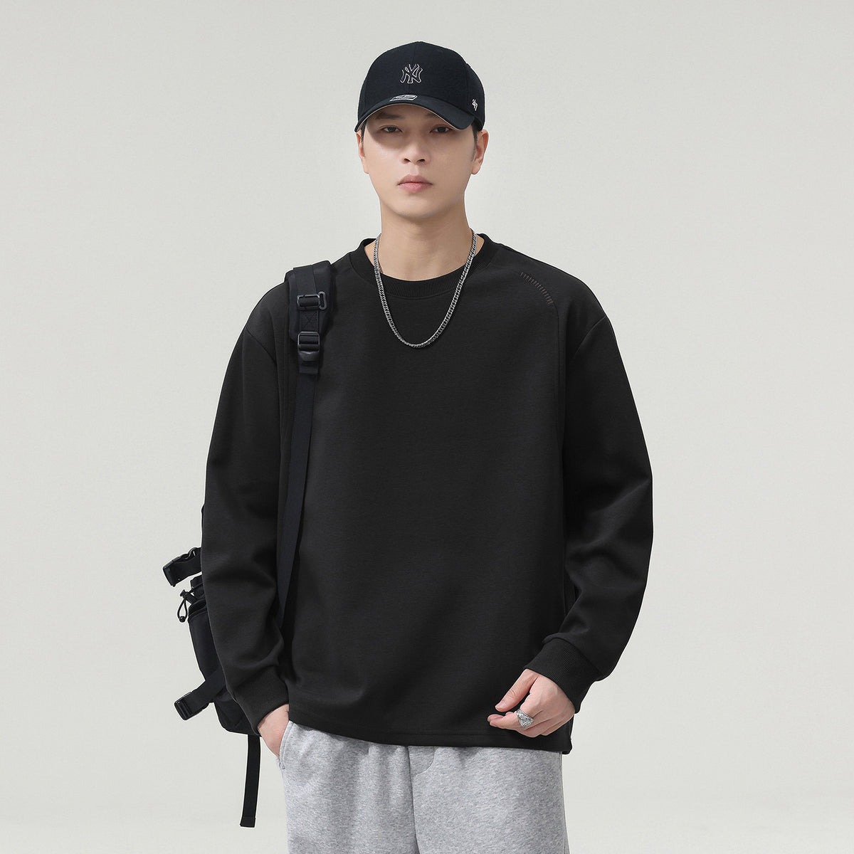 Sudadera de cuello redondo y corte holgado en mezcla de algodón para hombre