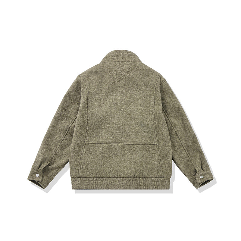 Image of Chaqueta color caqui de corte holgado, con cuello y un solo botón