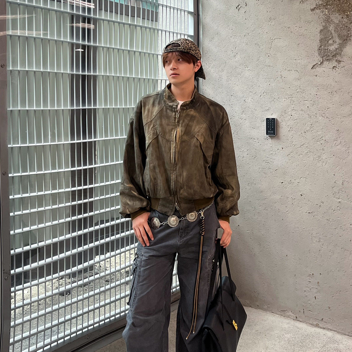 Image of Chaqueta Harrington de algodón color caqui con efecto desgastado para hombre