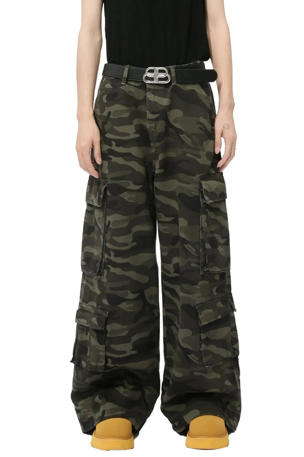 Camouflage Cargo-Pocket Jeans