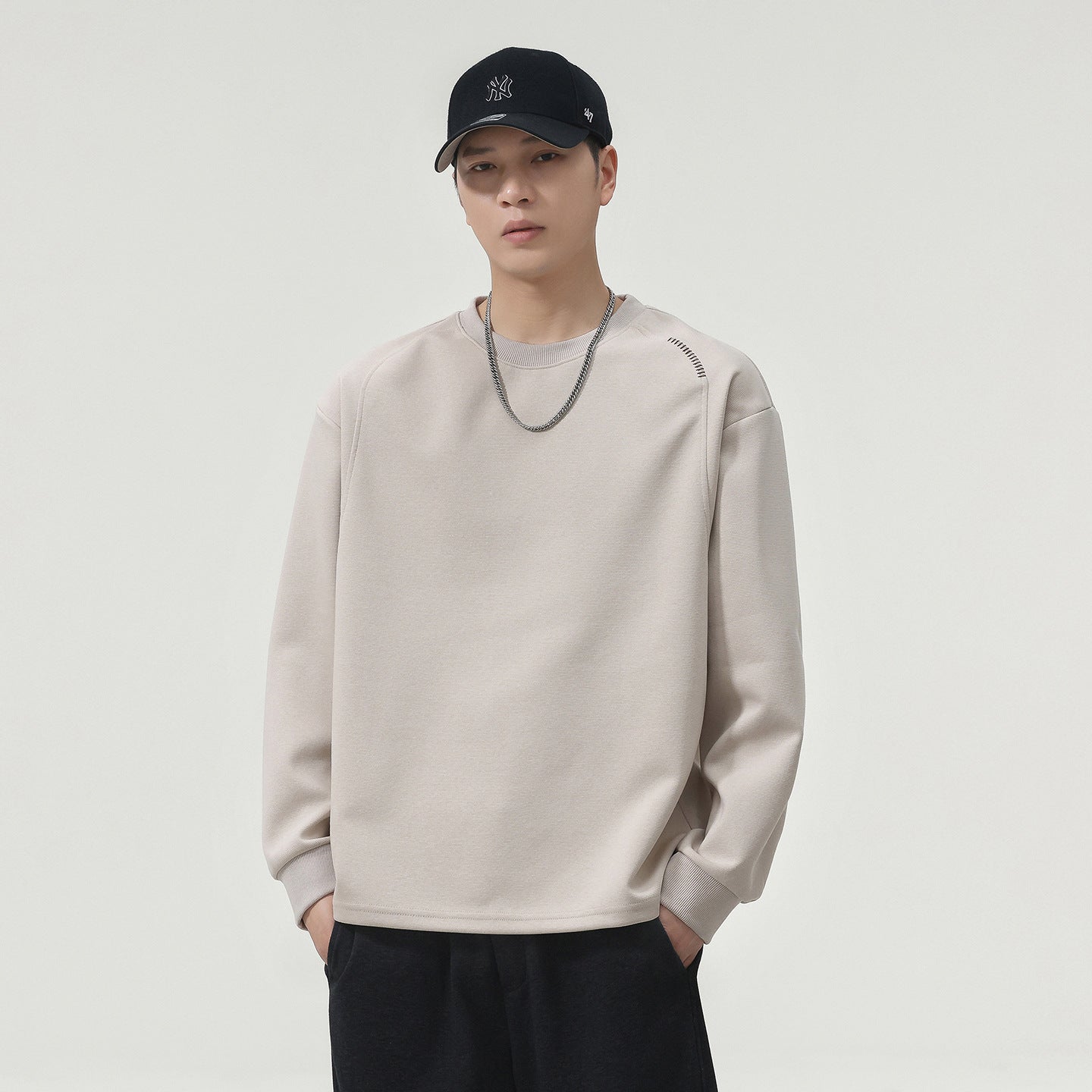 Image of Sudadera de cuello redondo y corte holgado en mezcla de algodón para hombre