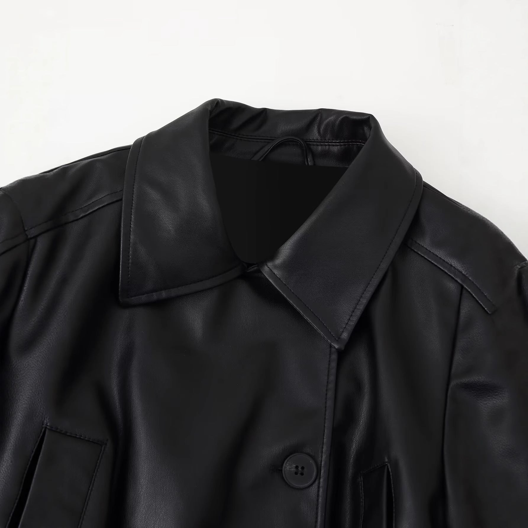 Image of Gabardina corta de piel sintética negra para mujer