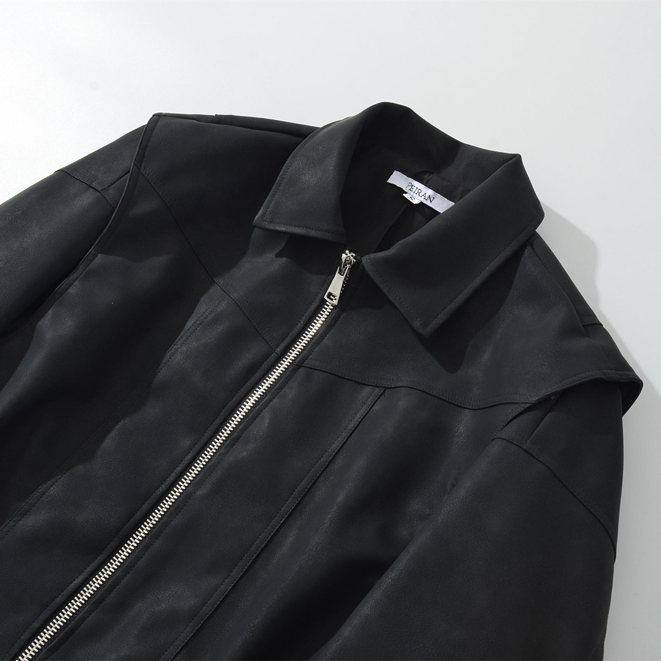 Image of Chaqueta bomber negra con cremallera estilo streetwear