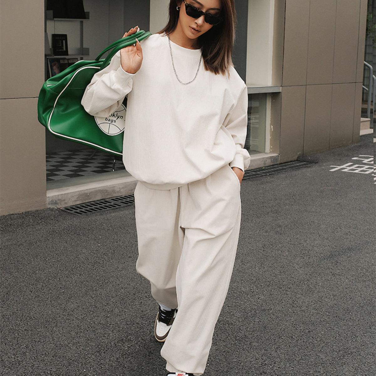 Women's round neck top and pants lounge set