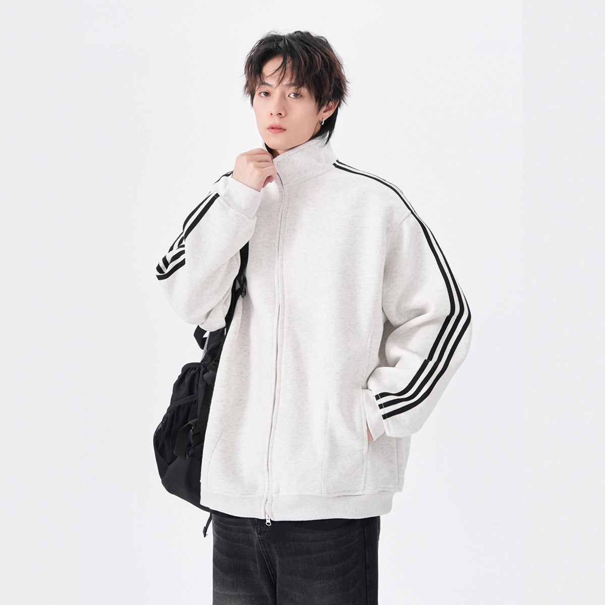 Sudadera con cremallera y cuello subido de tres bandas para hombre