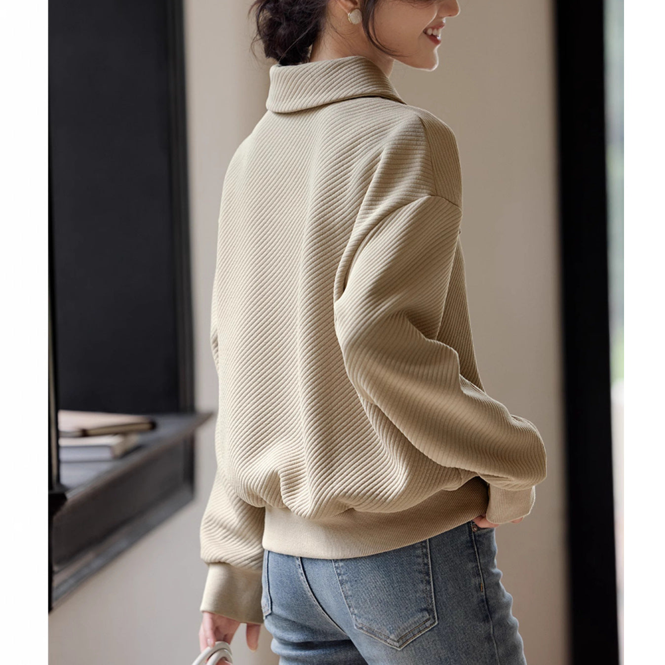 Image of Women's textured loose fit collared sweatshirt