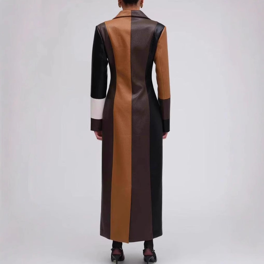 Image of Vestido acampanado de piel sintética con cuello en V para mujer