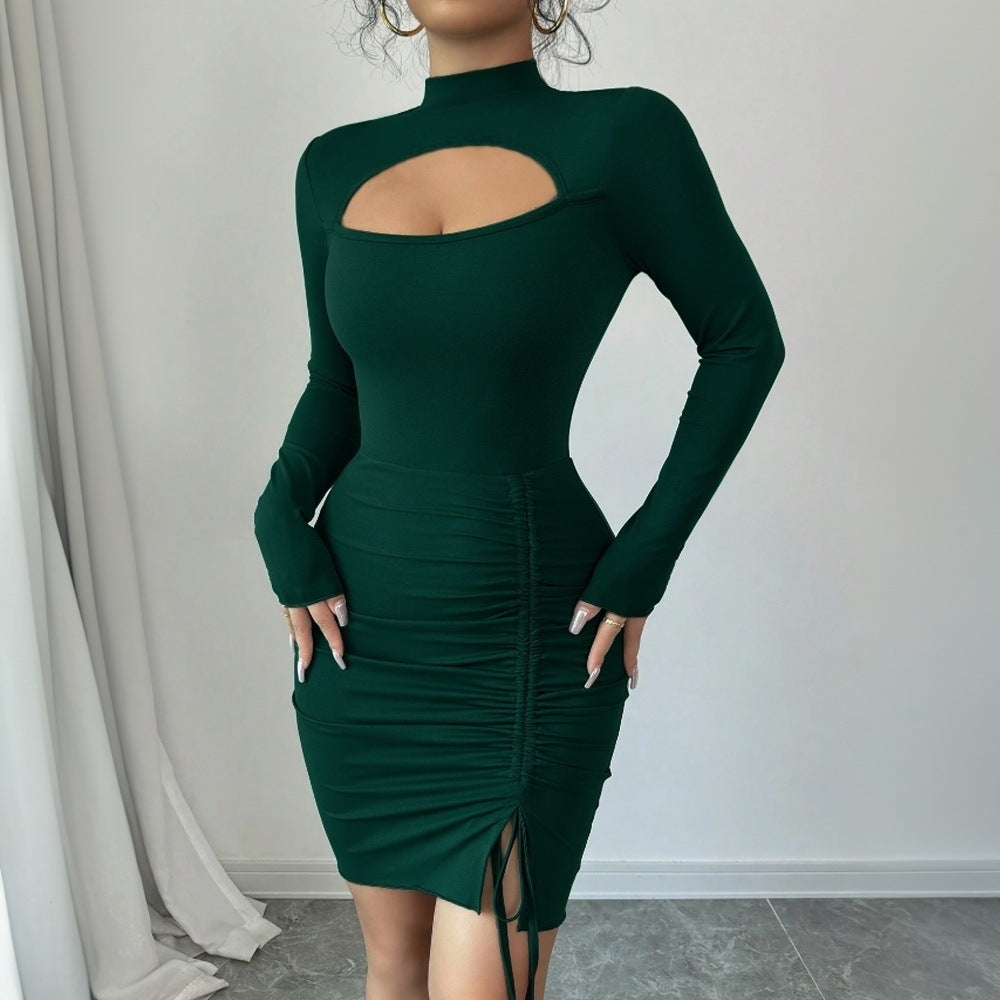 Vestido corto plisado de cuello alto para mujer