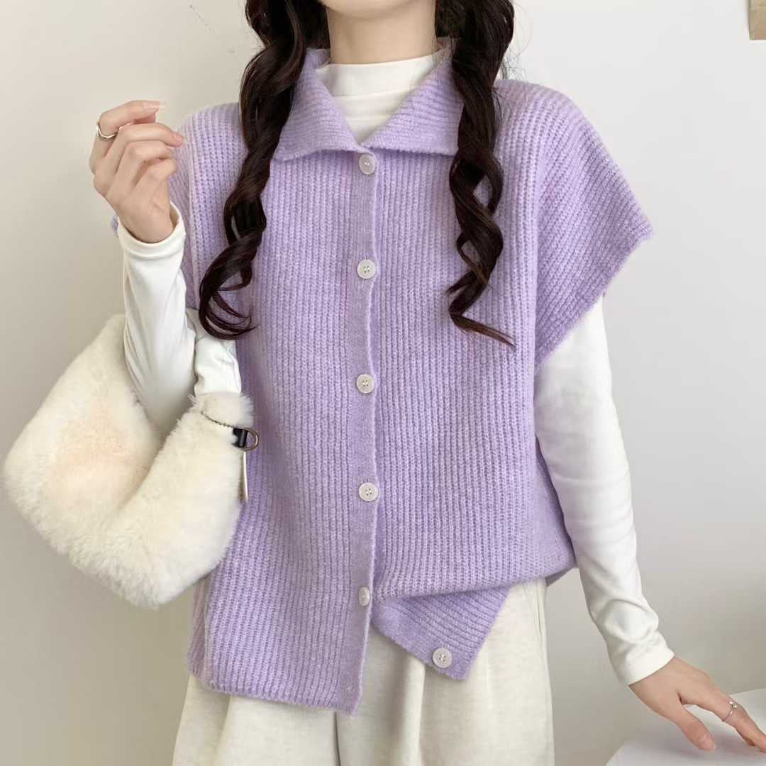 Sleeveless turtleneck knit vest with button front