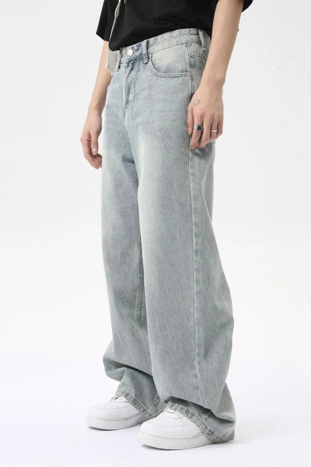 Light Cotton Wide-Leg Pocket Jeans