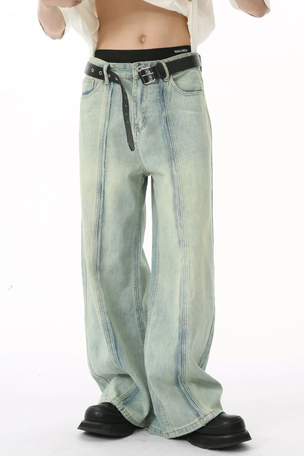 Image of Light Pocketed Wide-Leg Denim Jeans