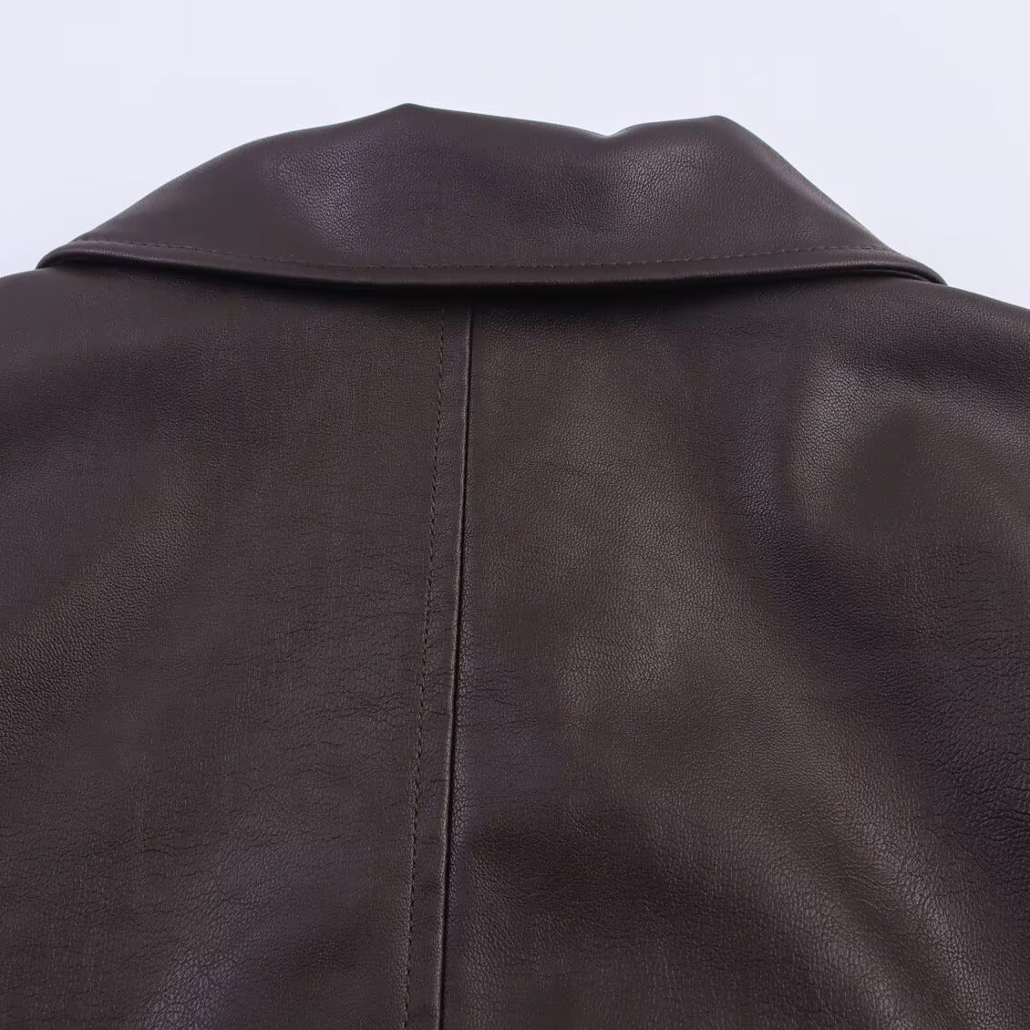 Image of Chaqueta marrón con cremallera y efecto piel