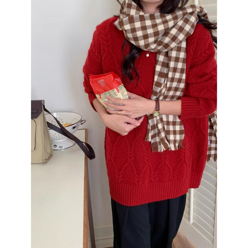 Women's oversized cable knit crewneck sweater