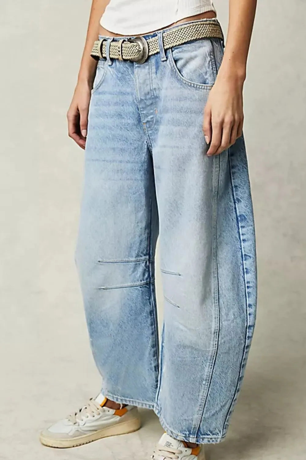 Light Buttoned Wide-Leg Pocket Jeans