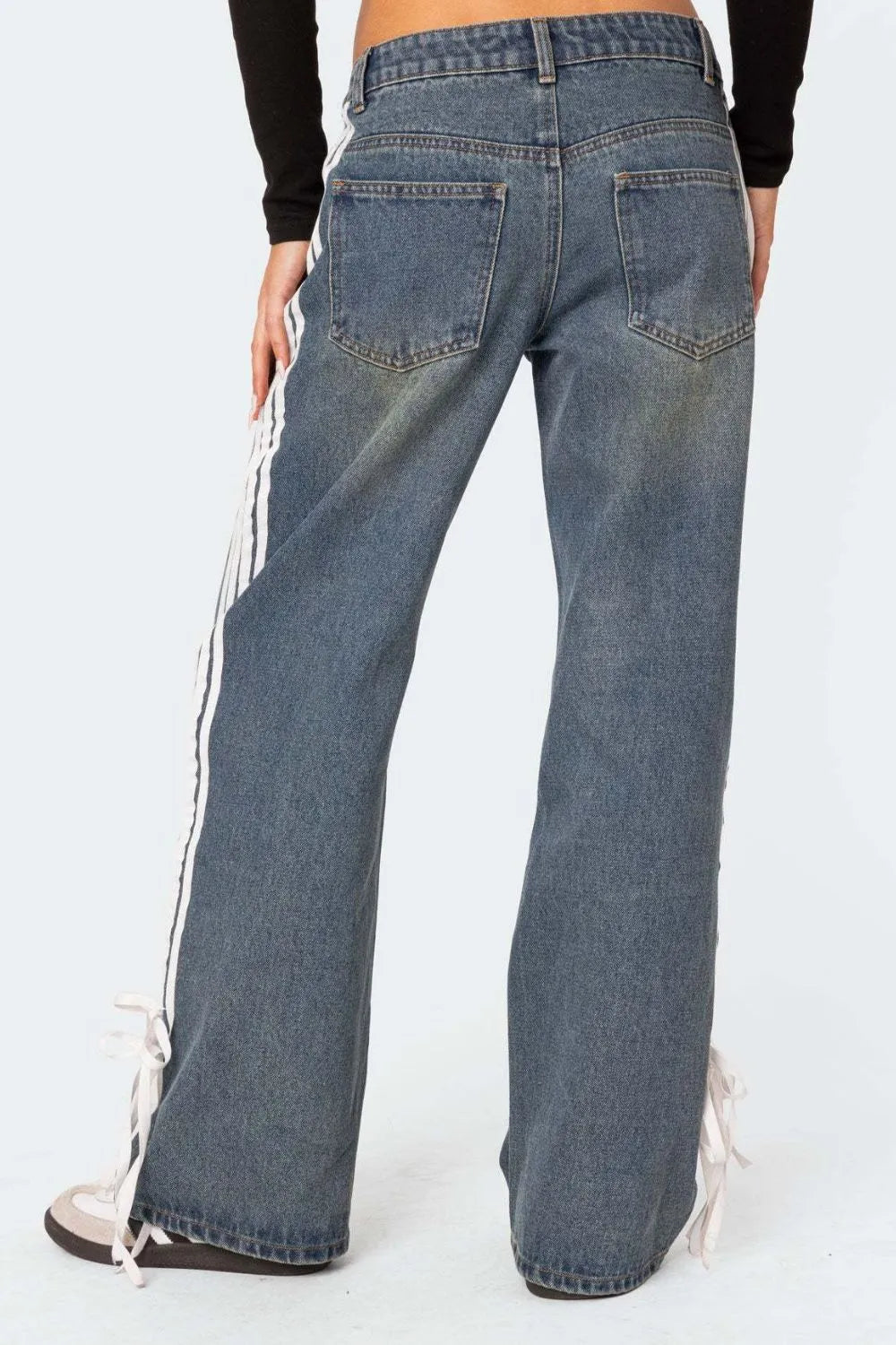 Image of Jeans de pernera ancha con franjas laterales oscuras