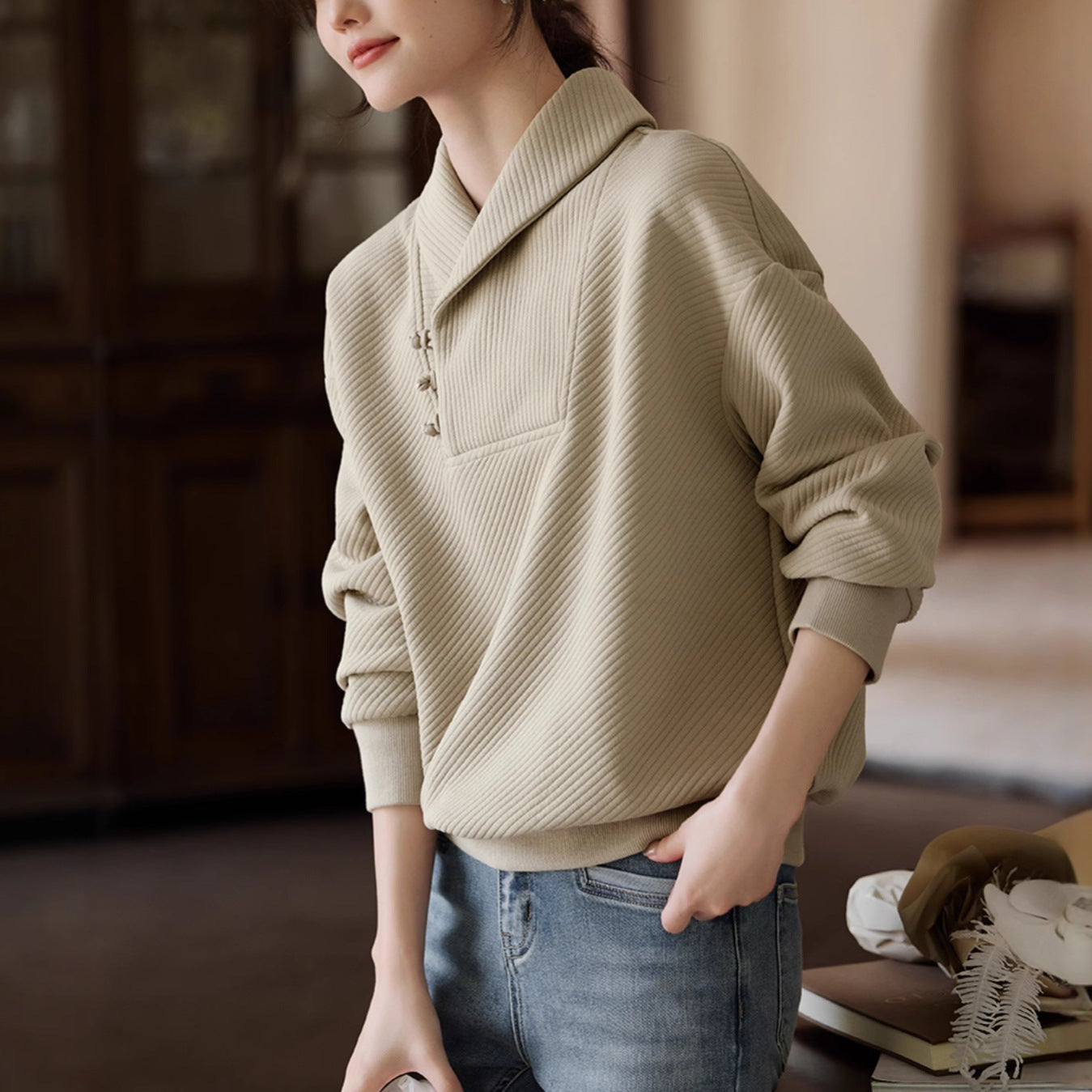 Image of Women's textured loose fit collared sweatshirt