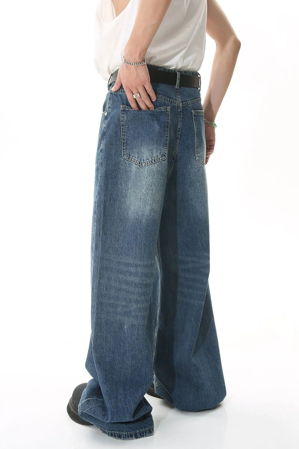 Image of Wide-Leg Pocket Jeans in Three Colors