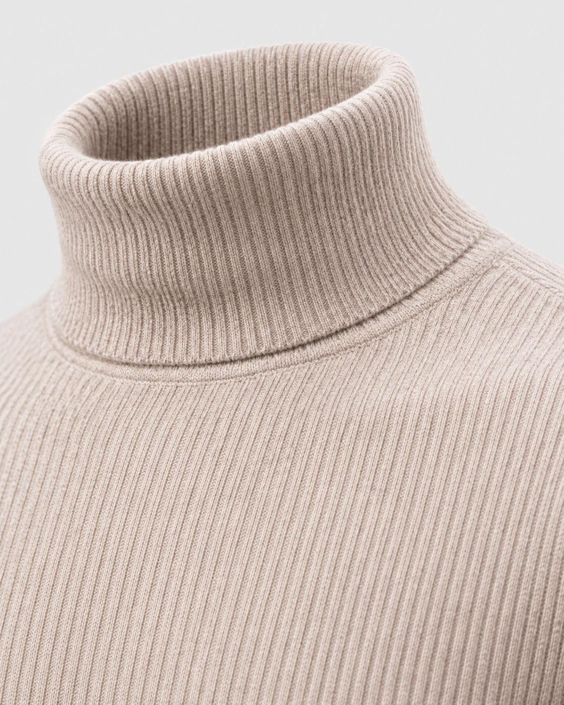 Image of Beige | Close-up of the folded ribbed turtleneck collar