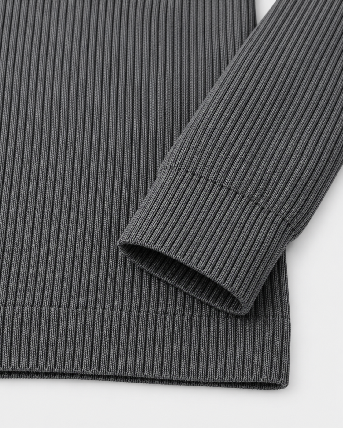 Dark Gray | Close-up of the sleeve cuff and ribbed hem