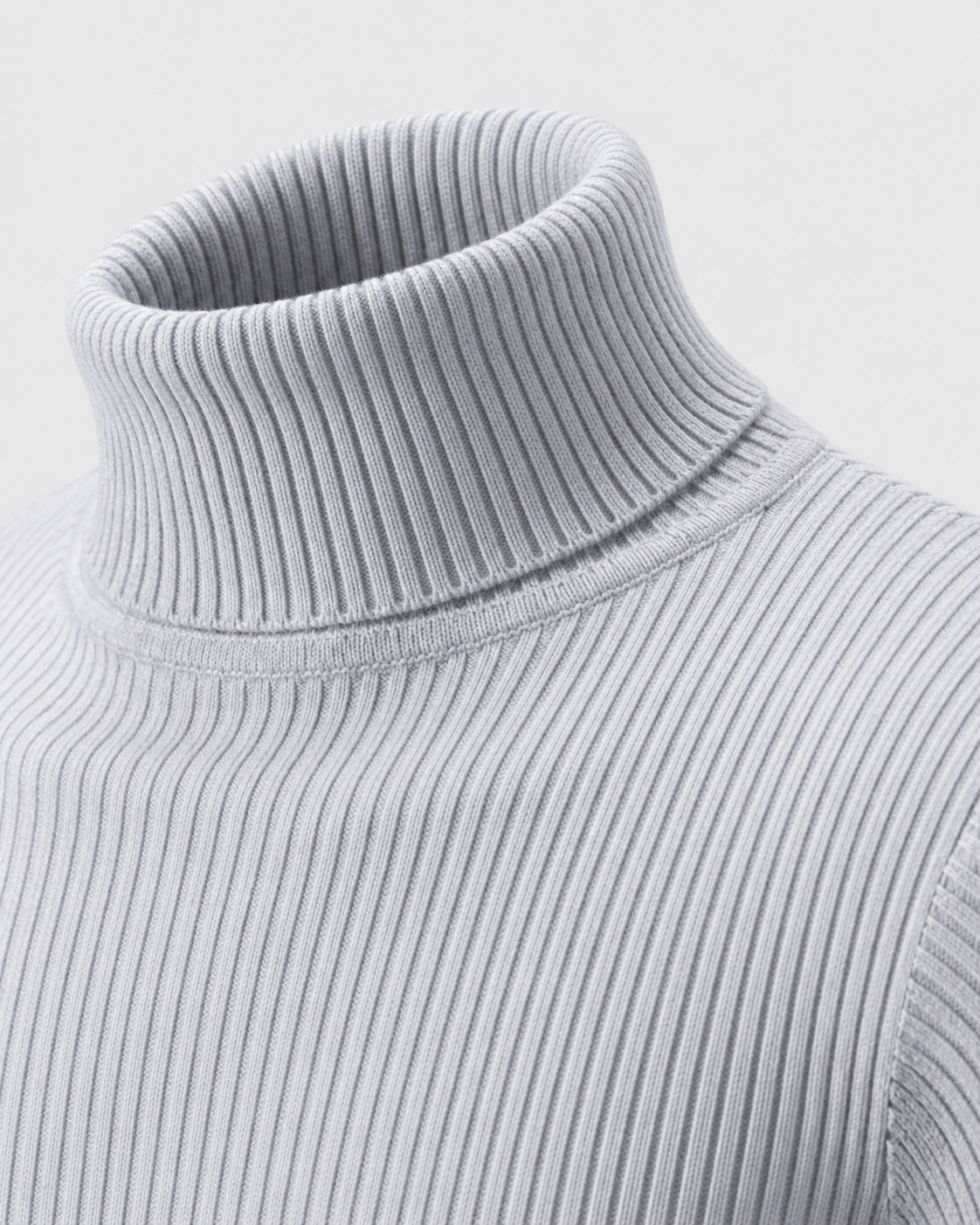 Gray | Close-up of the folded ribbed turtleneck collar